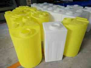 食品级2000L加药箱定做厂家推荐：塑料加药箱、搅拌桶制造企业优选