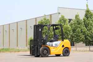 室外燃油叉车定制、批发厂家推荐：物流、工地等场景适用厂家解析