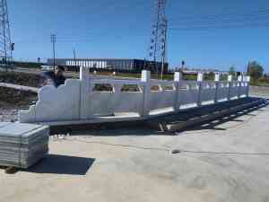 石雕龙珠石栏杆栏板供应商推荐：厂家，打造园林、寺庙、庭院精美栏板