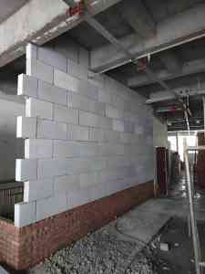 厂房、KTV、酒店加气块隔墙施工厂家推荐：乾发等实力源头队伍