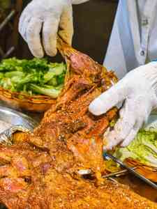 乌鲁木齐竹炭烤全羊商家推荐：体验地道美味，这几家不容错过！