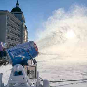 小型/大型/室内飘雪机厂家推荐：诺泰克及供应商实力解析