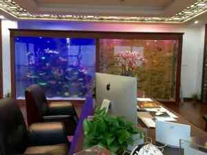 客厅铝合金鱼缸、榆木/橡木/红木鱼缸及屏风鱼缸代加工厂家推荐