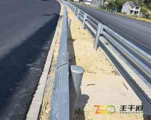新疆道路护栏优选:市政、公路防撞护栏批发厂家推荐