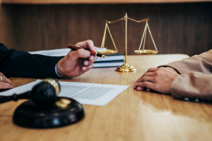 深圳刑事辩护服务推荐:张国平律师,25年刑事法律实务经验保驾护航