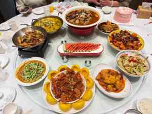 淇县俏喜鹊:高性价比平价餐厅,适合家庭聚餐与生日宴请的本地佳肴之选
