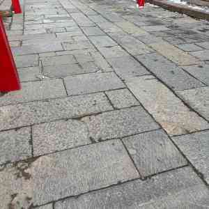 天然青石老料厂推荐:北京天津老青石板定制、铺地石产品厂家揭秘