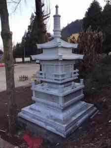 专业推荐:大型/小型/仿古石雕佛塔定制加工,厂家实力解析