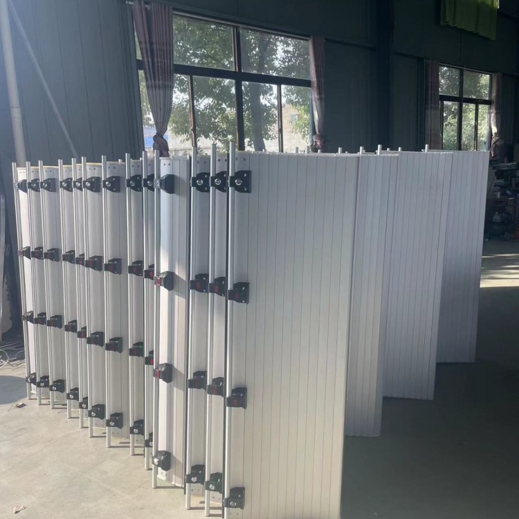 消防车卷帘门fire truck roll-up door
