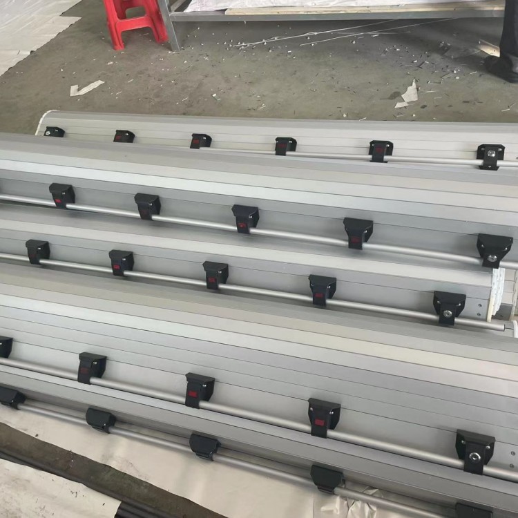 消防车卷帘门fire truck roll-up door