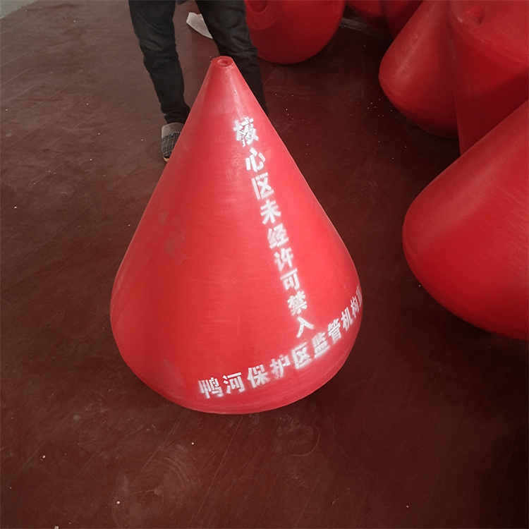 一体化太阳能航标灯施工案例 水上指示航标