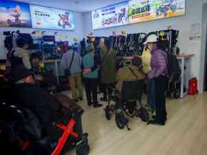 多地优质电动轮椅门店推荐：武汉轻便型、北京智能型满足多样需求