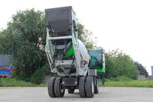 搅拌车厂家推荐：青岛8立方、3方自上料及6方小型搅拌车实力生产商