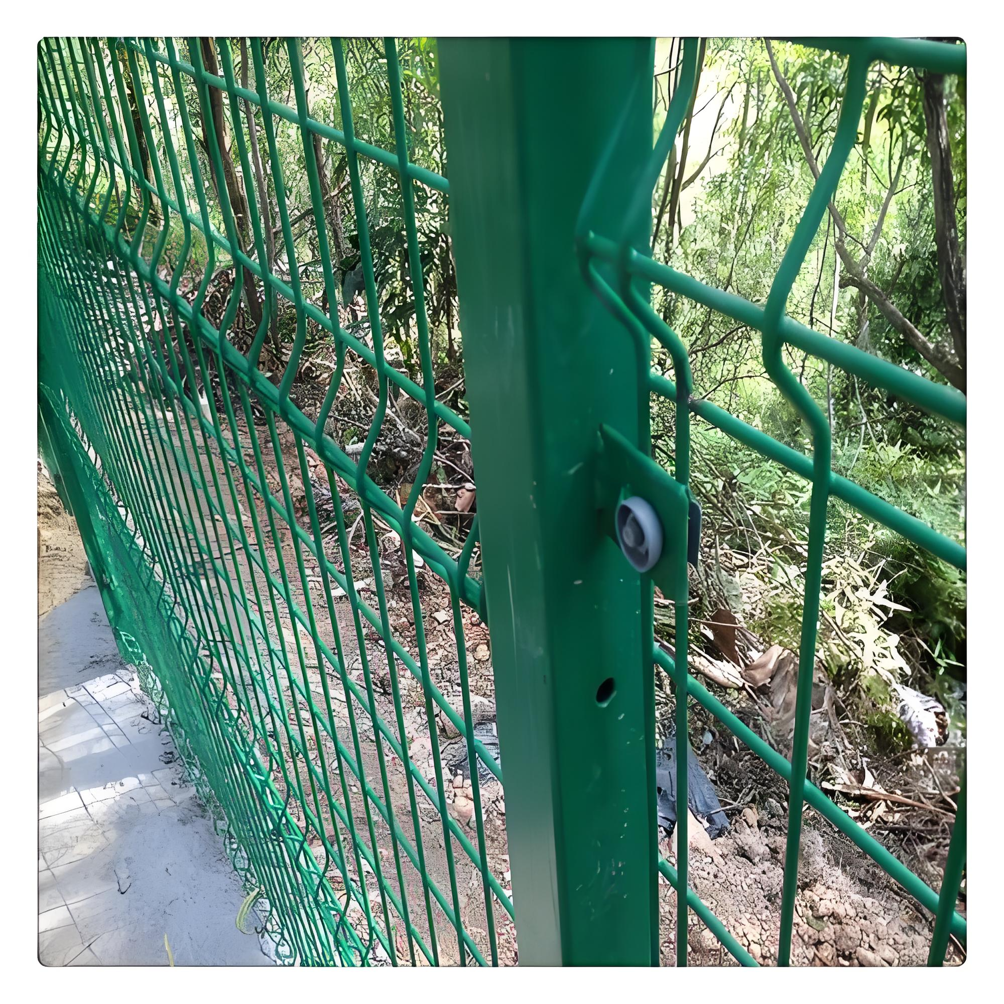 家禽饲养防逃金属防护栅栏现货