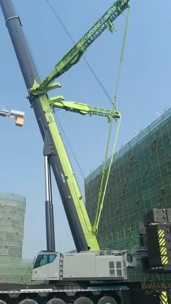 苏州云鼎起重吊装有限公司的登高车作业场景
