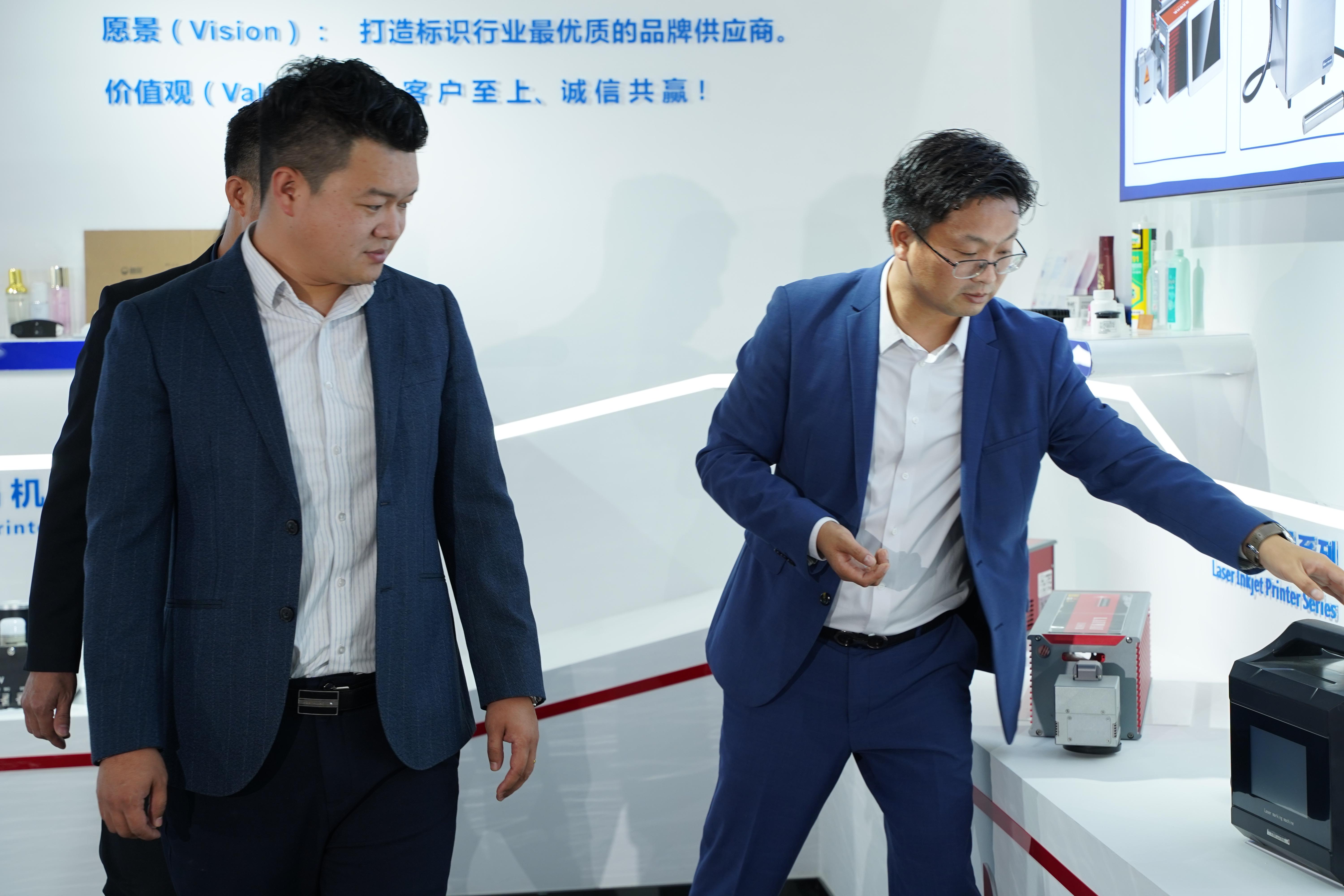 喷码机设备展示