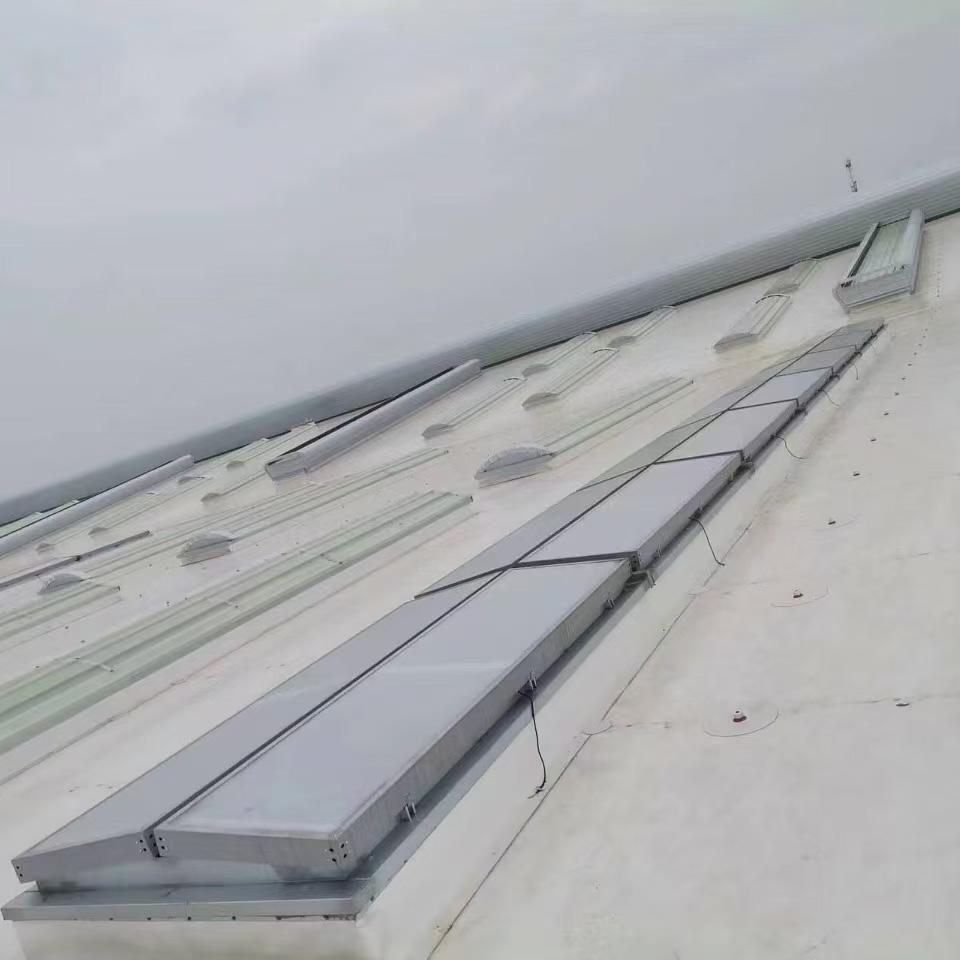 通风设备安装场景图片