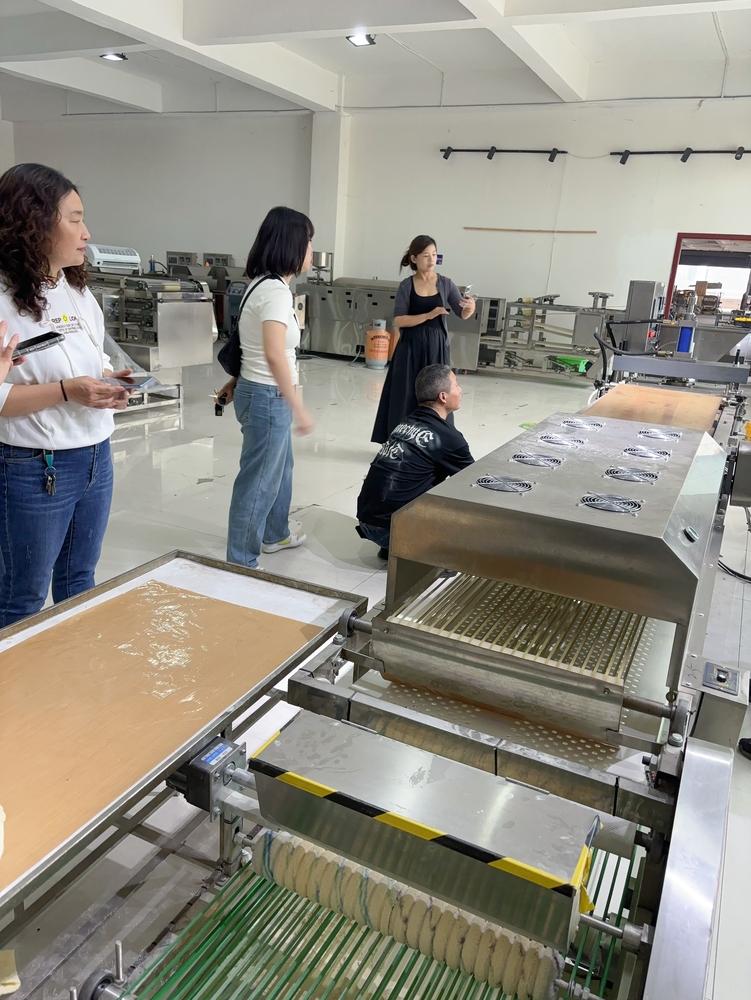烙饼机生产车间图