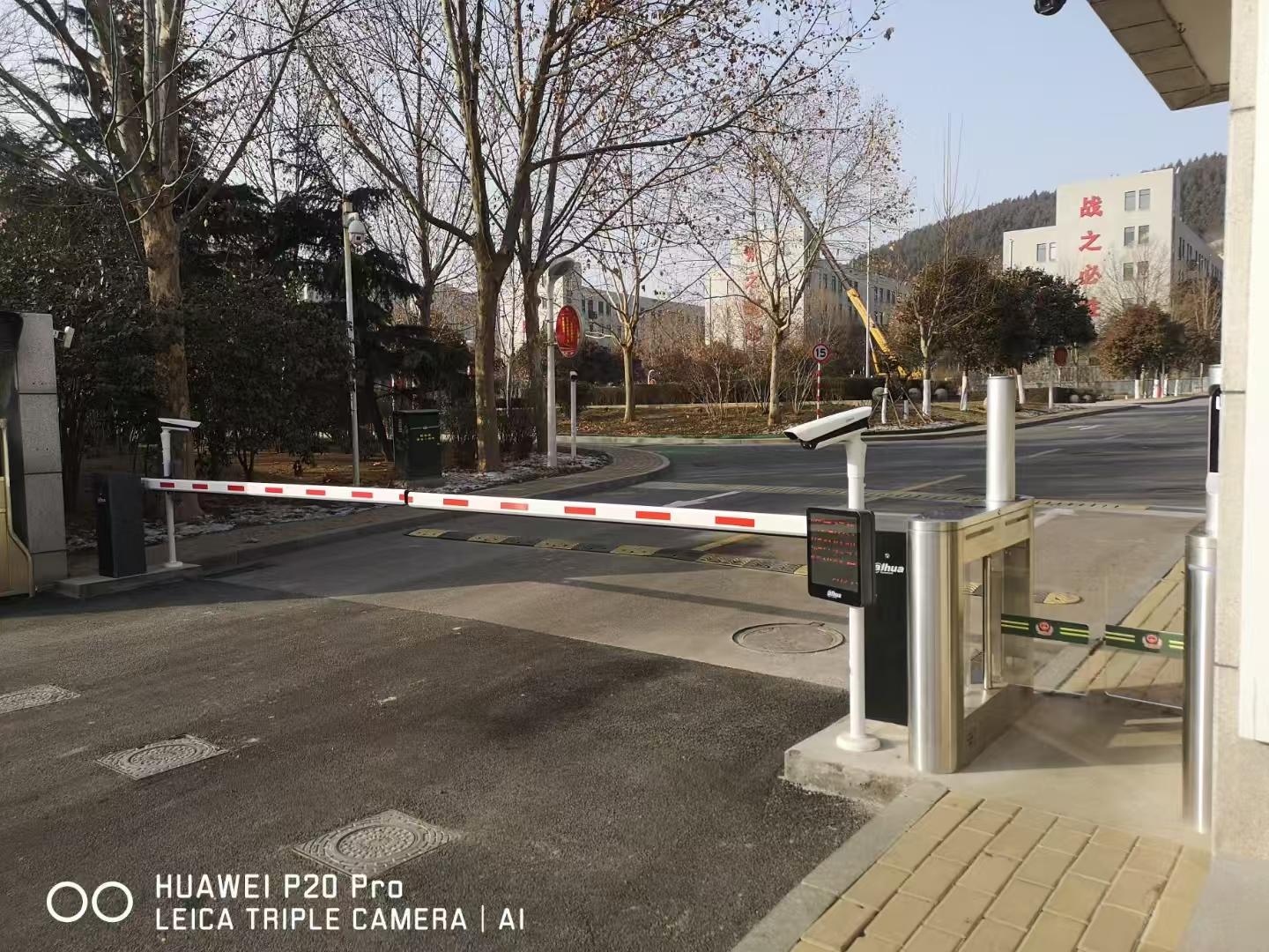 济南恒成门业-直杆道闸