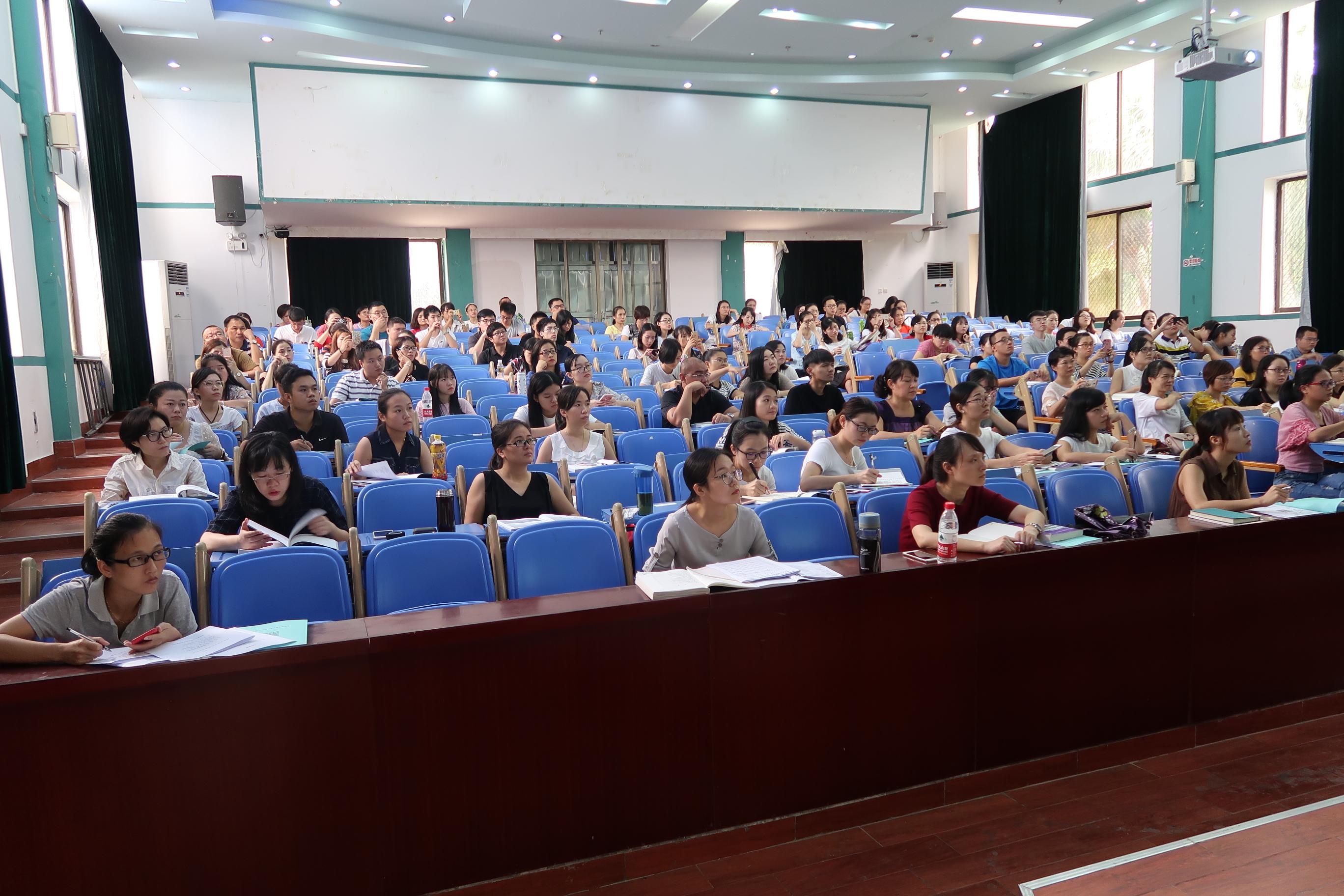 海南海大源学员合影