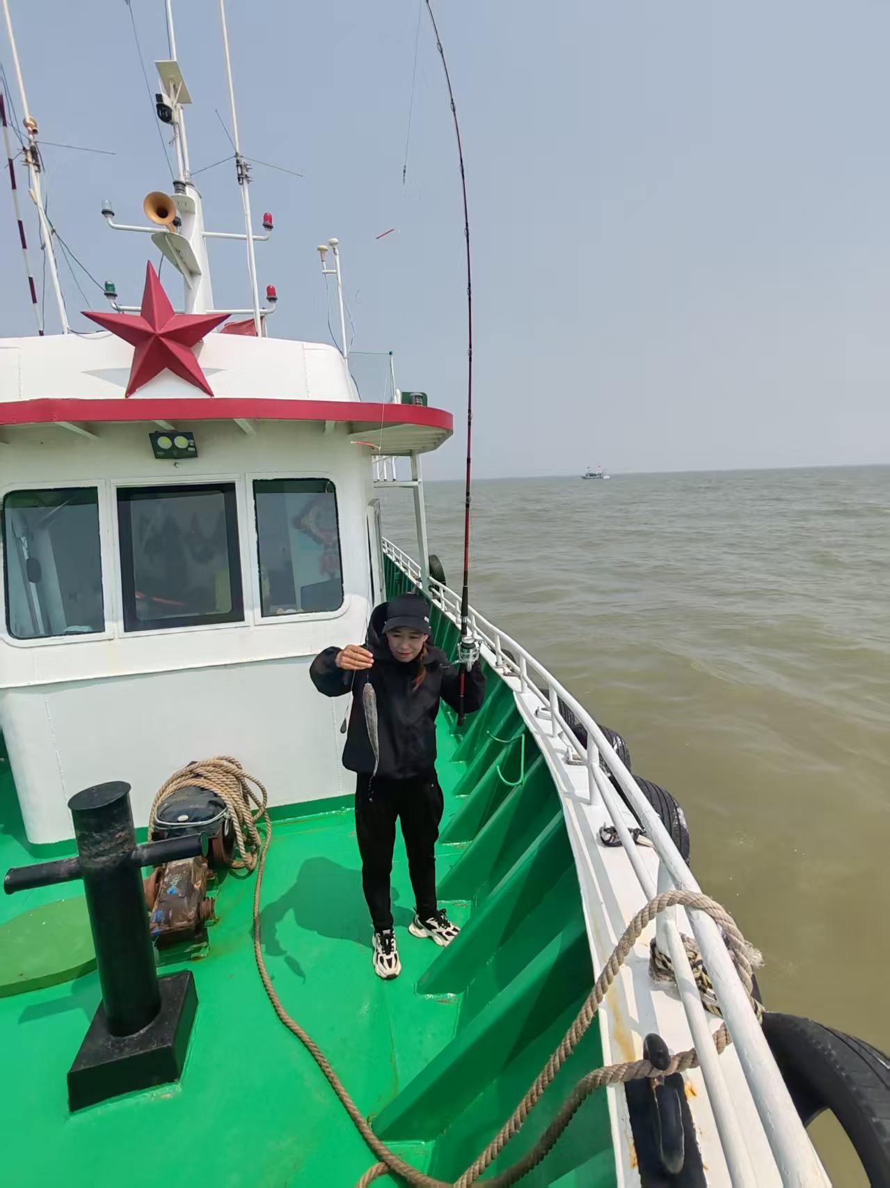 黄骅市老谢海钓俱乐部-海鲜大餐