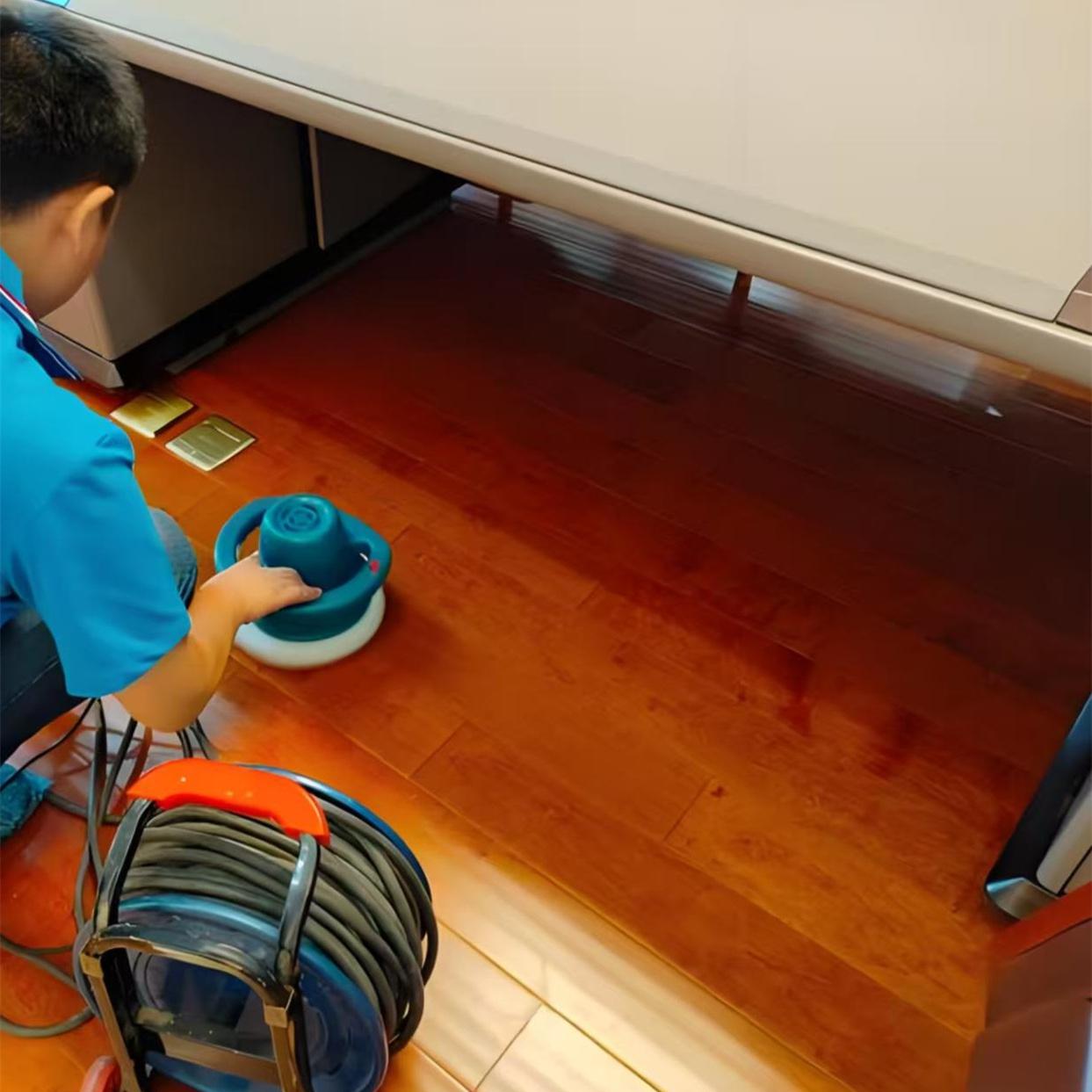 上海雨锋保洁服务有限公司