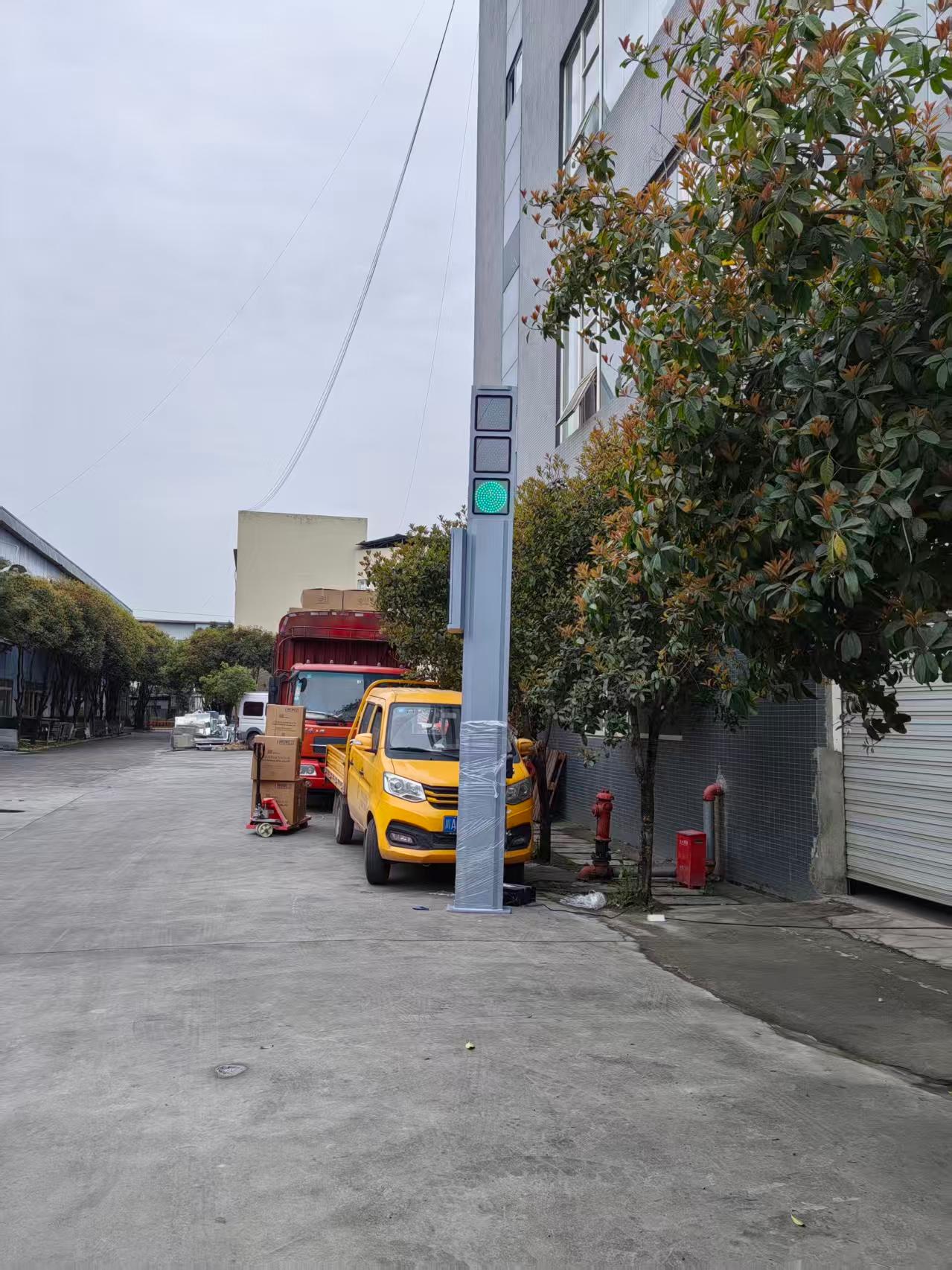 四川路亚特智能控制系统产品图