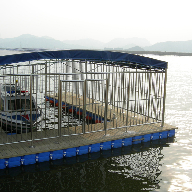 浮桥施工现场
