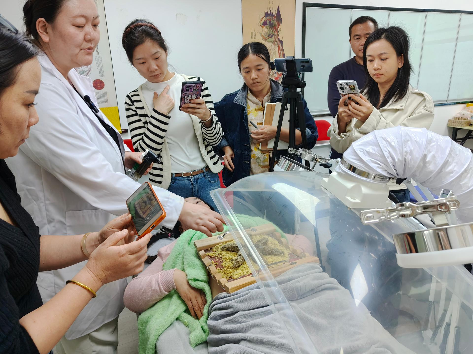 润贤中医学堂教学场景