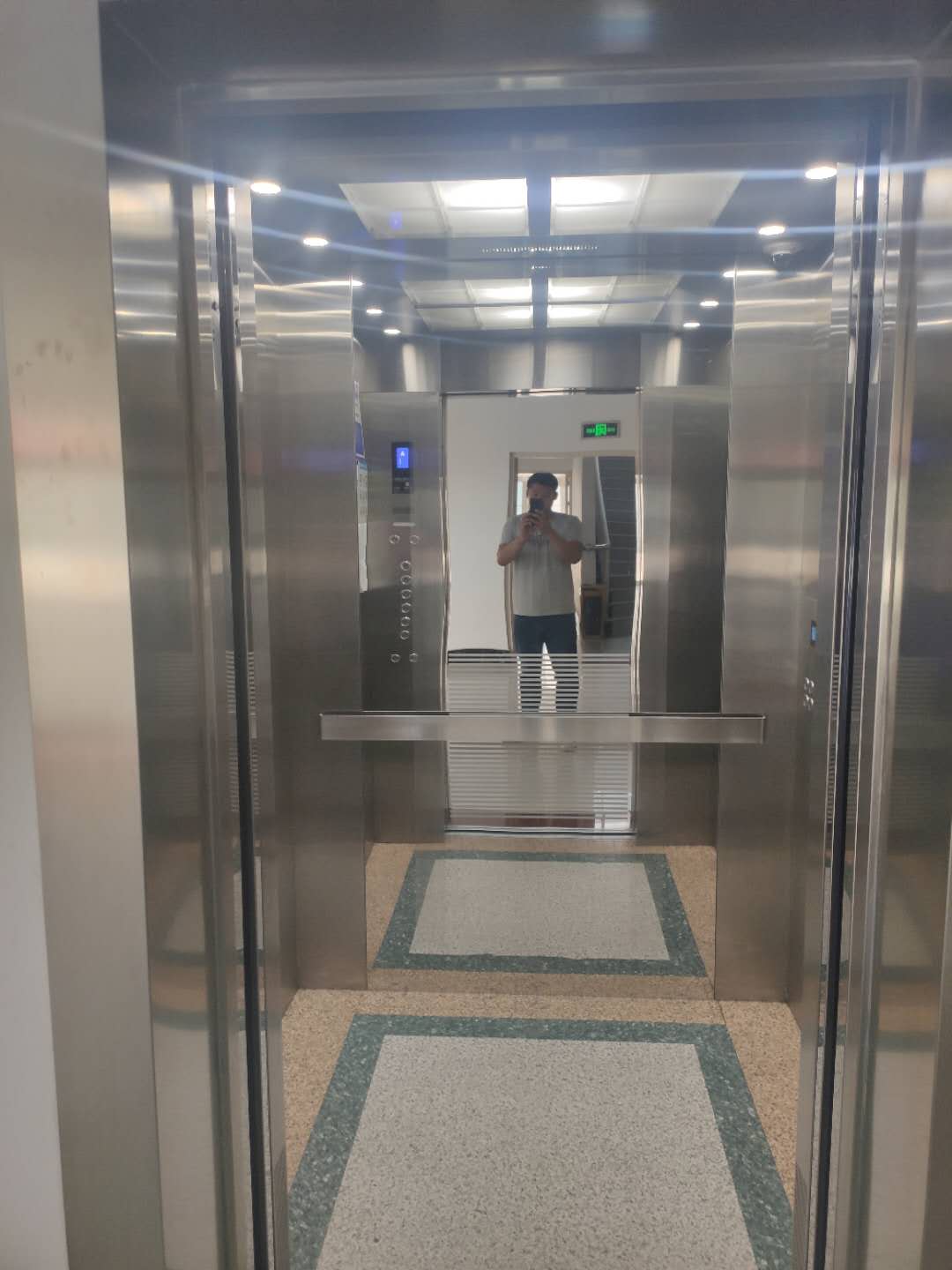 凯尔菱电梯生产车间