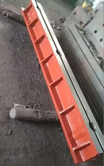 铸铁地梁