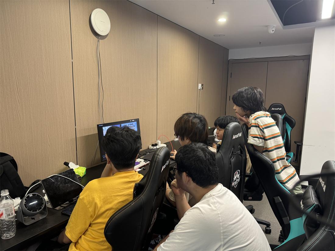奇遇电竞基地环境