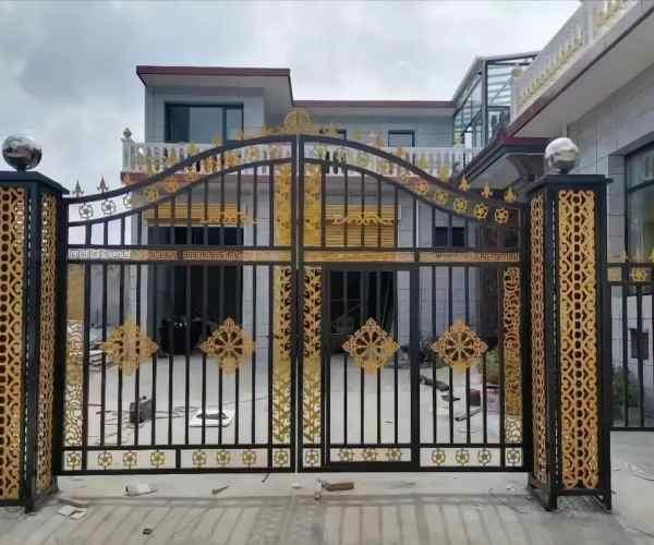 天津市东丽区新瑞铁艺卷帘门加工厂产品示例2