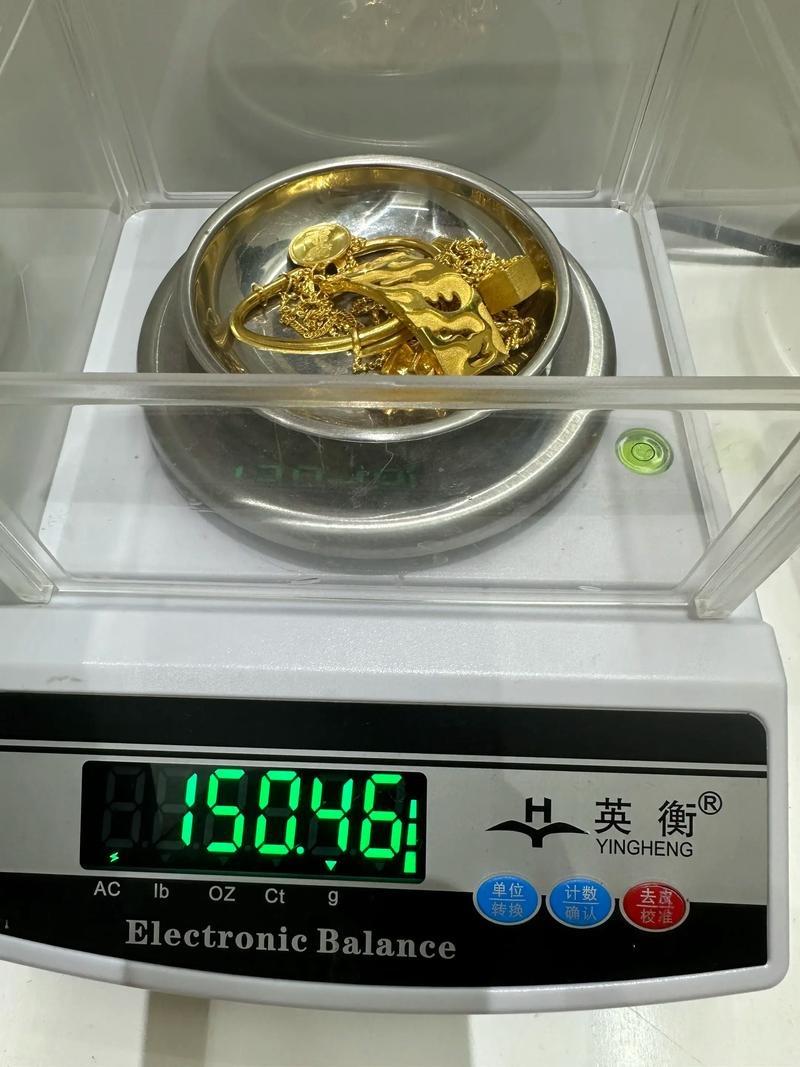 金灿灿珠宝店鉴定设备