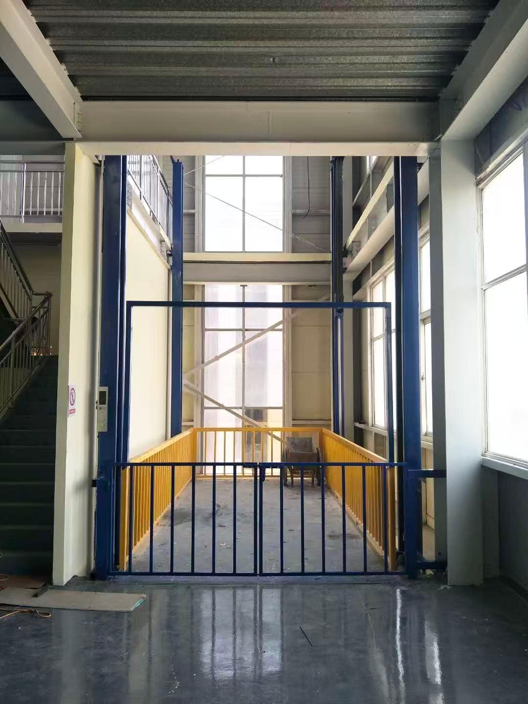 液压货梯