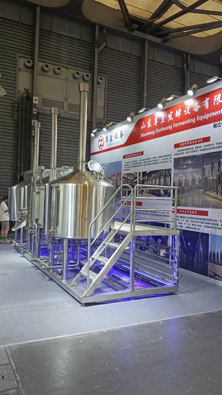 山东尊皇发酵设备精酿啤酒设备实拍