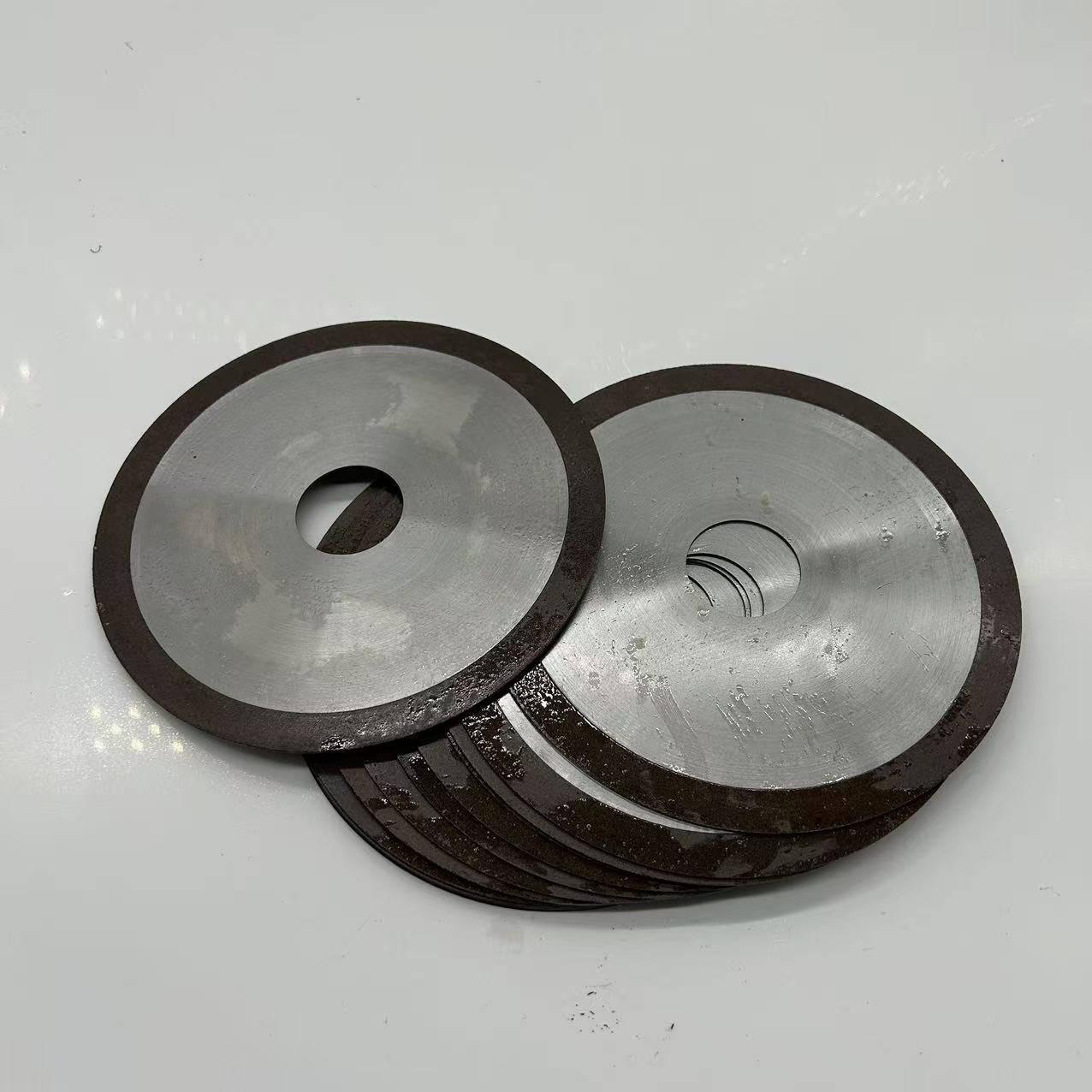 郑州三鼎磨料磨具生产车间