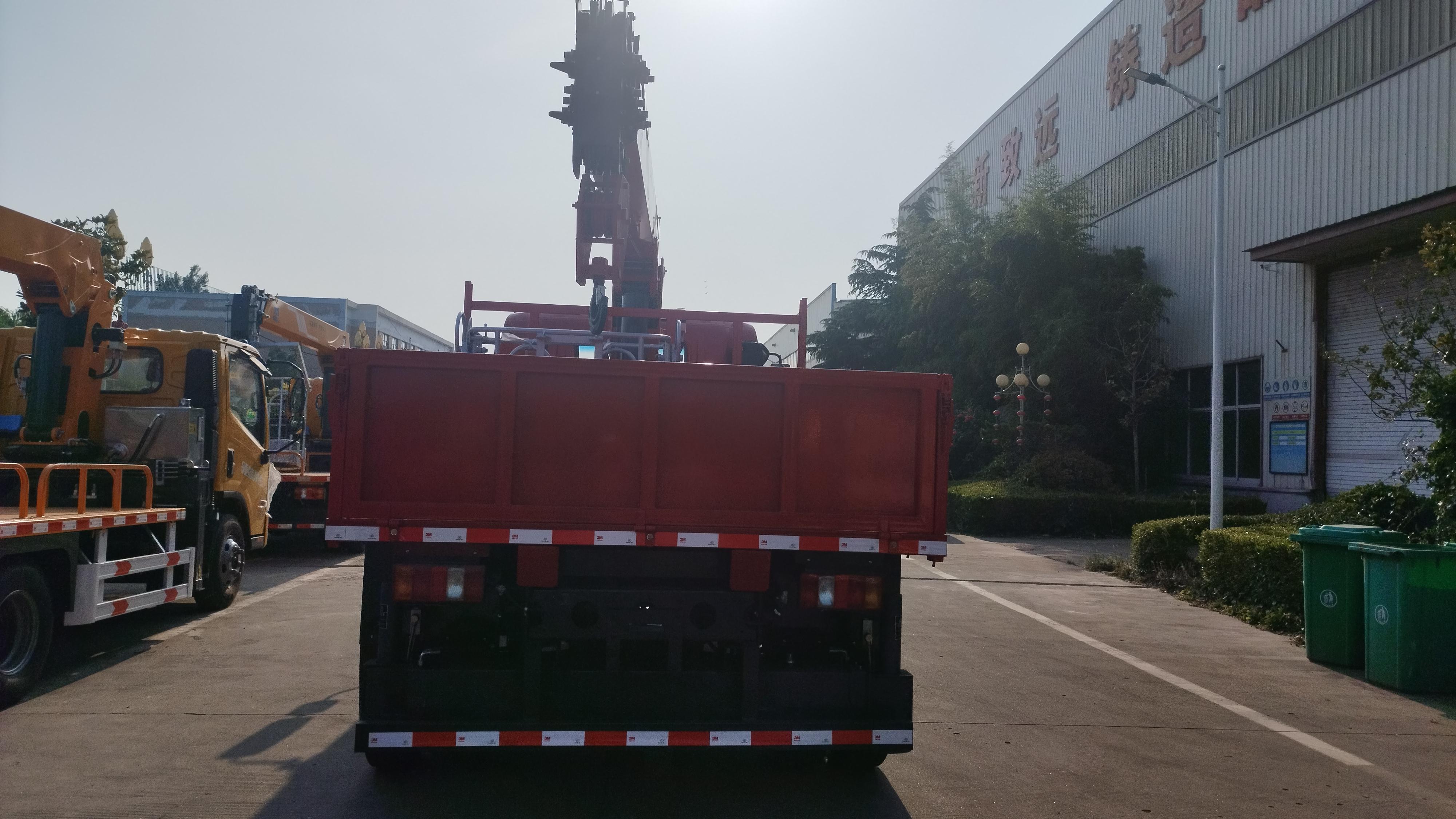 济宁泰铭重工生产车间图