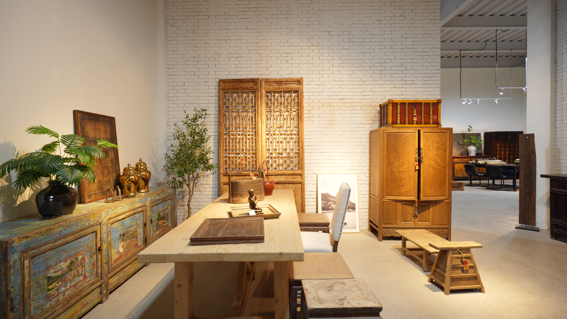 华伦家具展厅一角