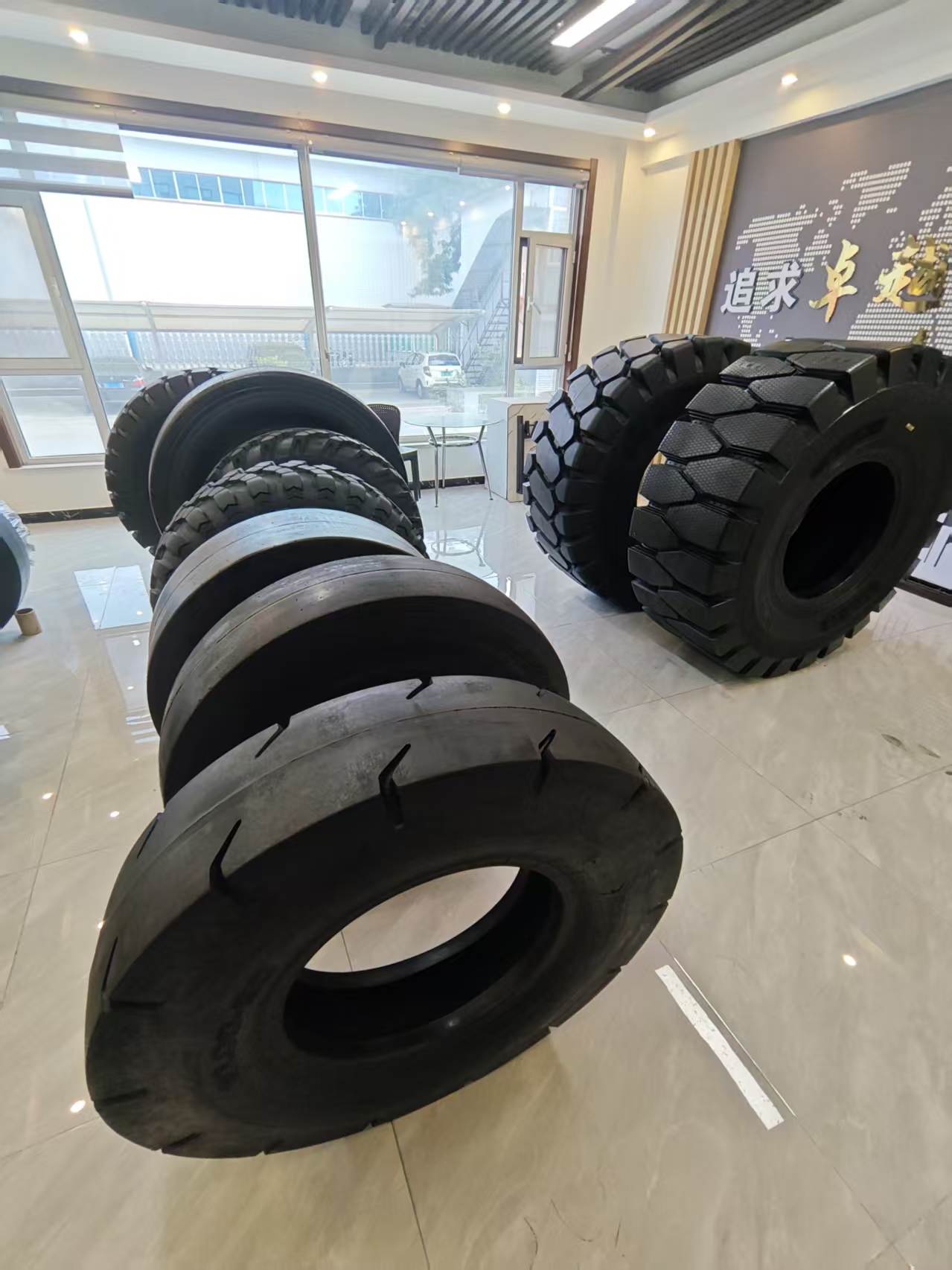 潍坊金源橡塑轮胎产品展示