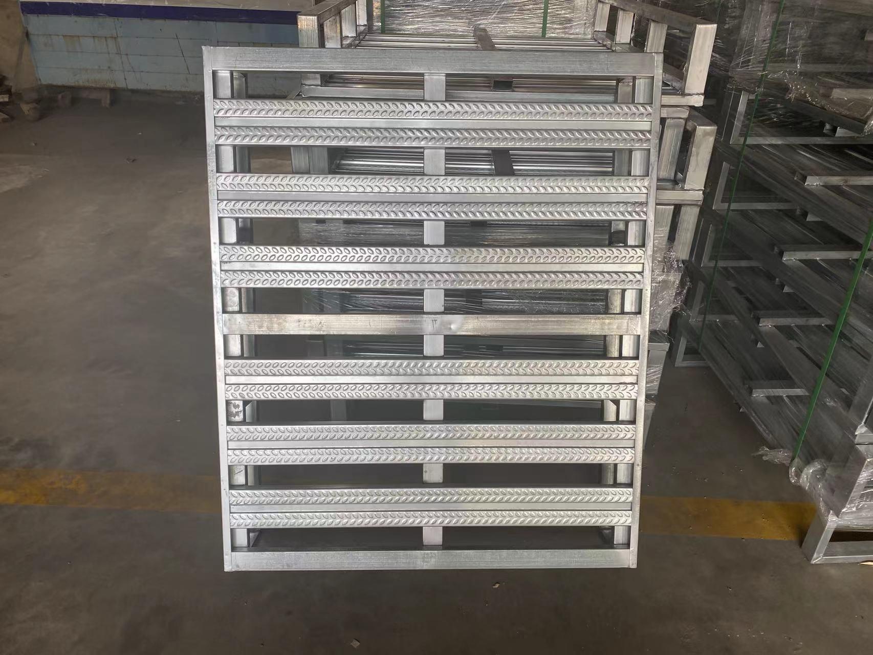 南京蓝宇达钢制托盘产品图