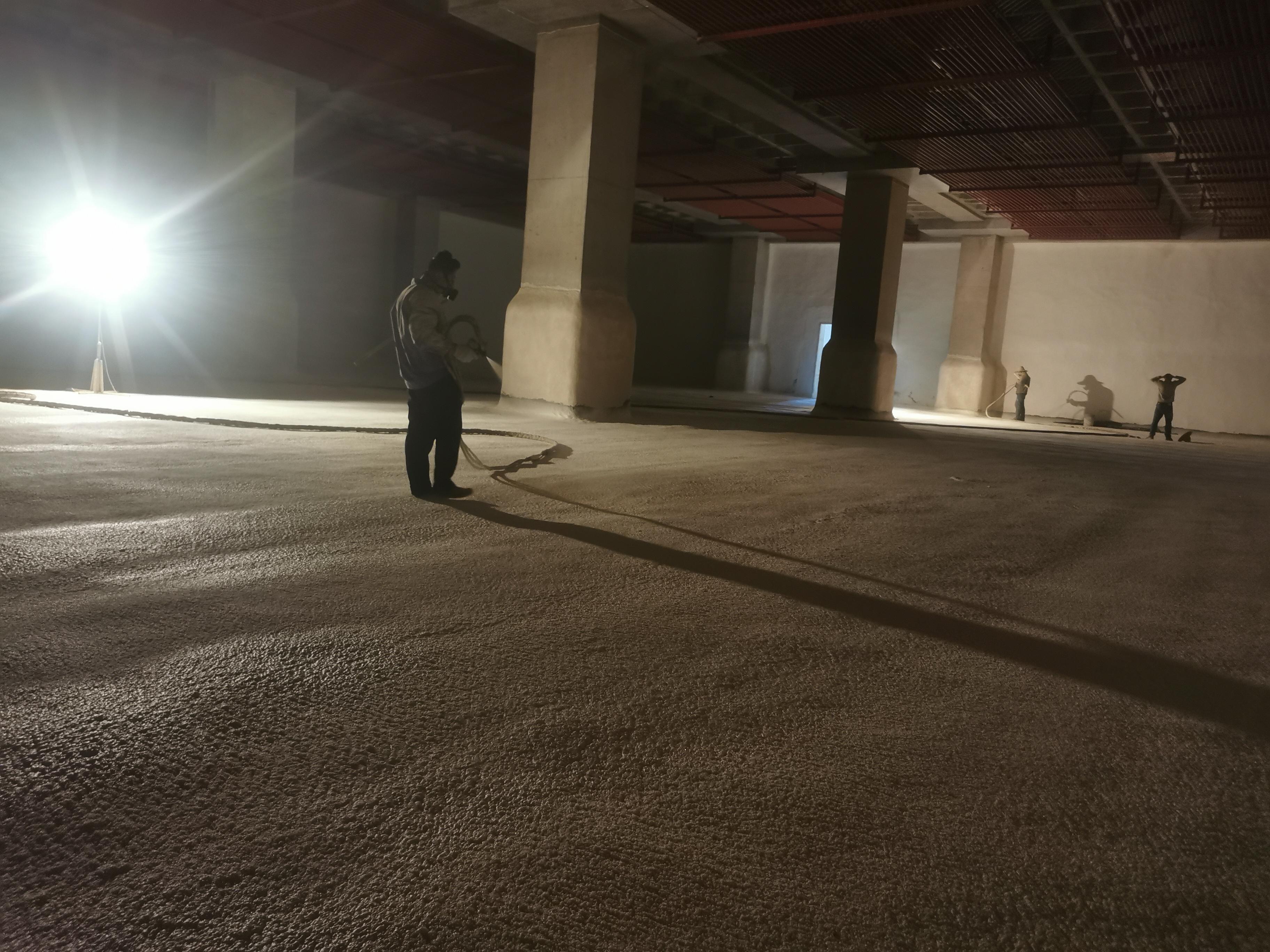聚氨酯喷涂施工现场