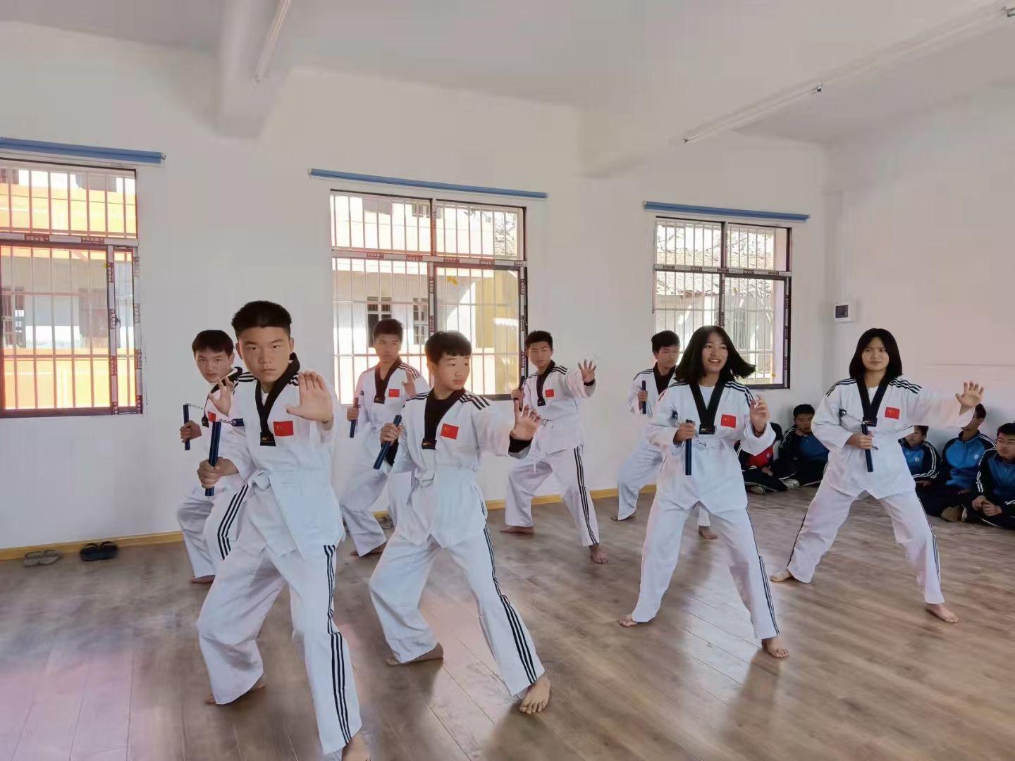 湖北高中孩子厌学戒网瘾学校