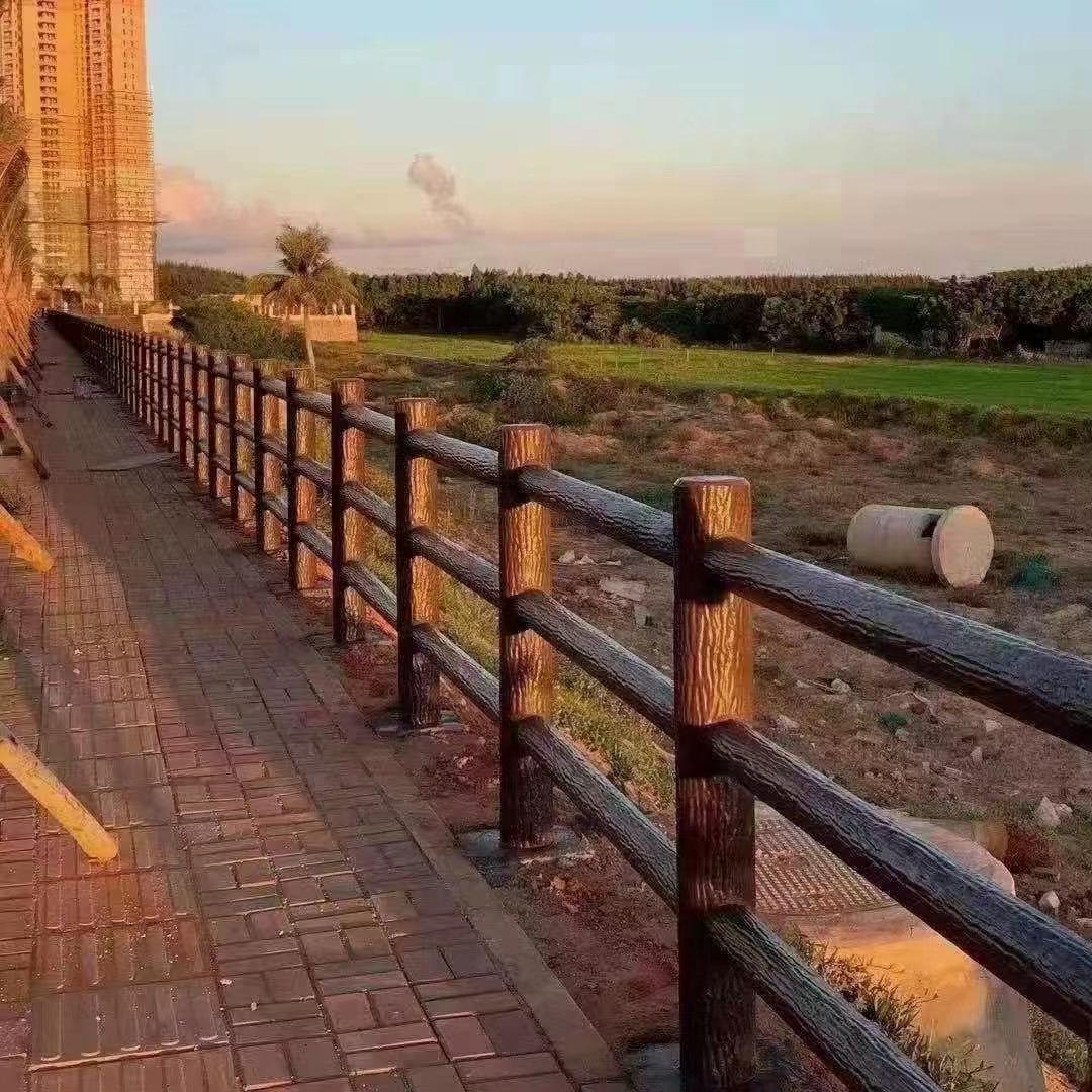 景区仿木护栏实景