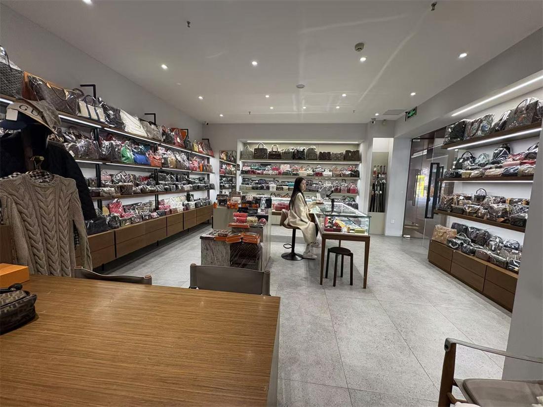 昵柒奢品门店