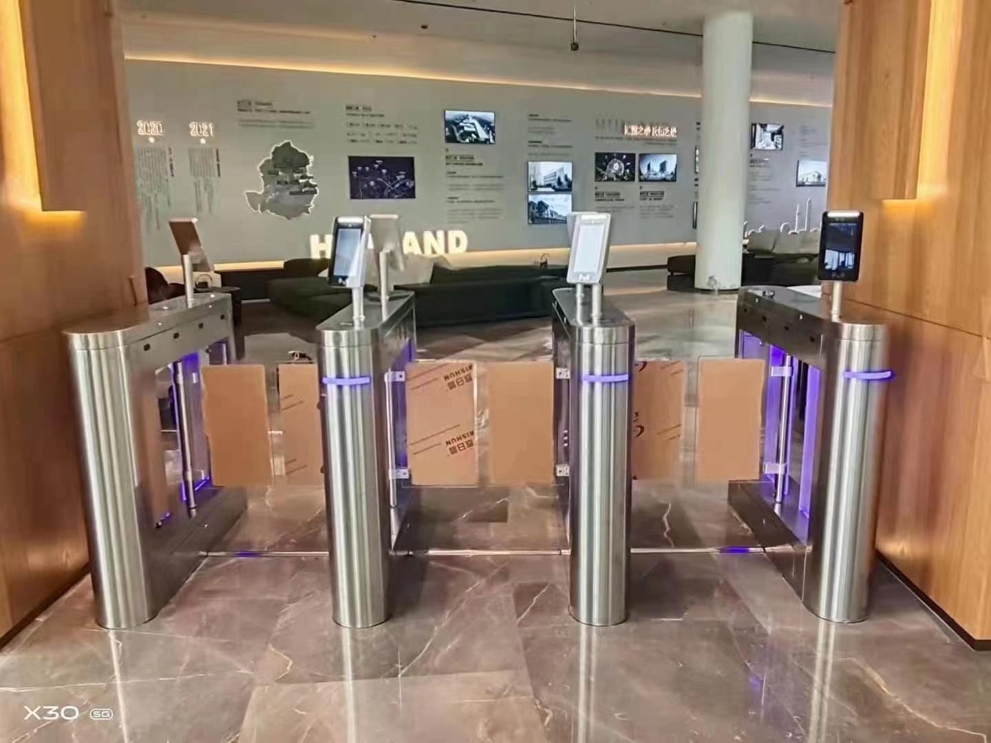 腾顺智能工厂出入口通道闸