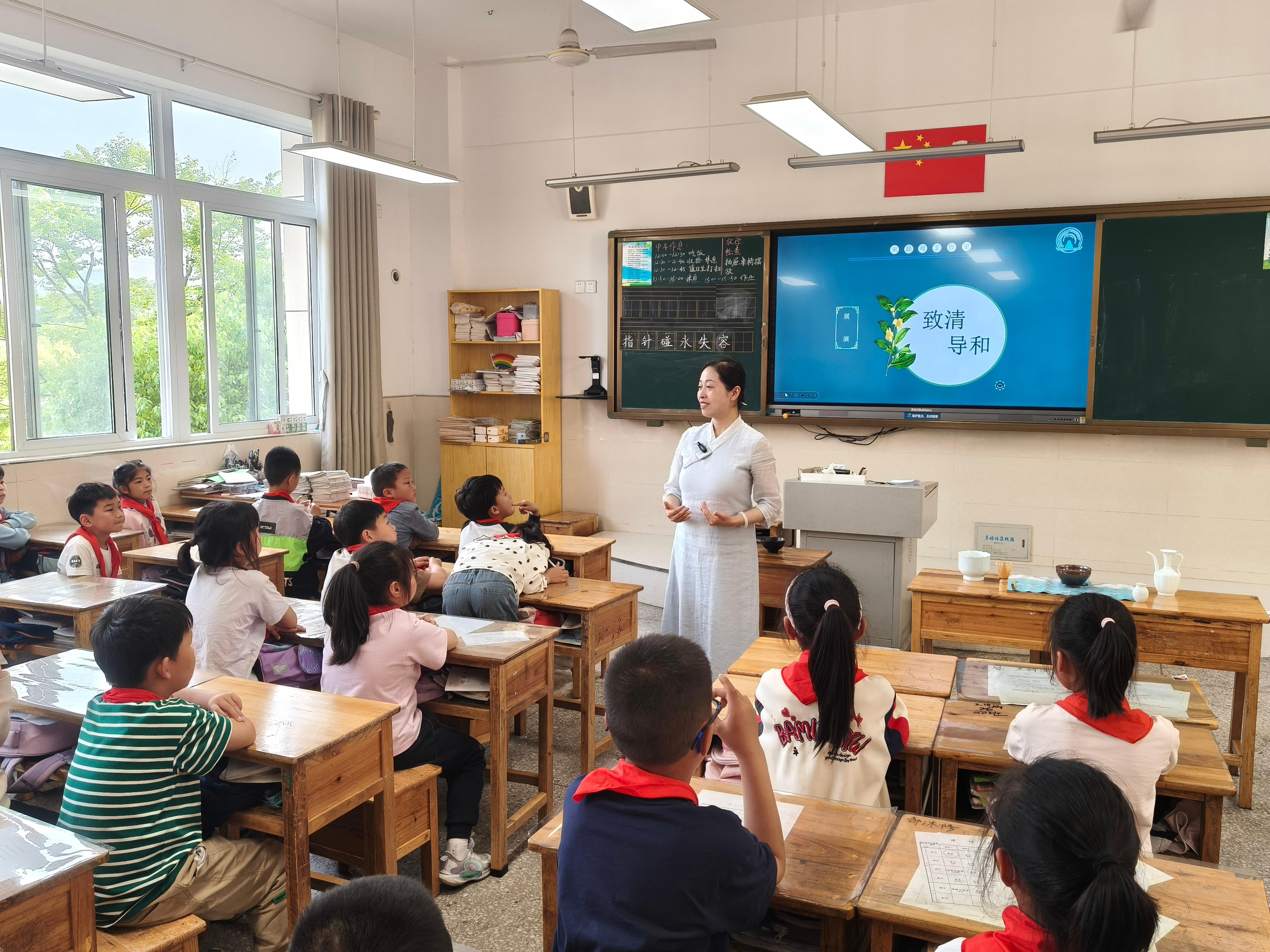 宋联可点茶教学现场