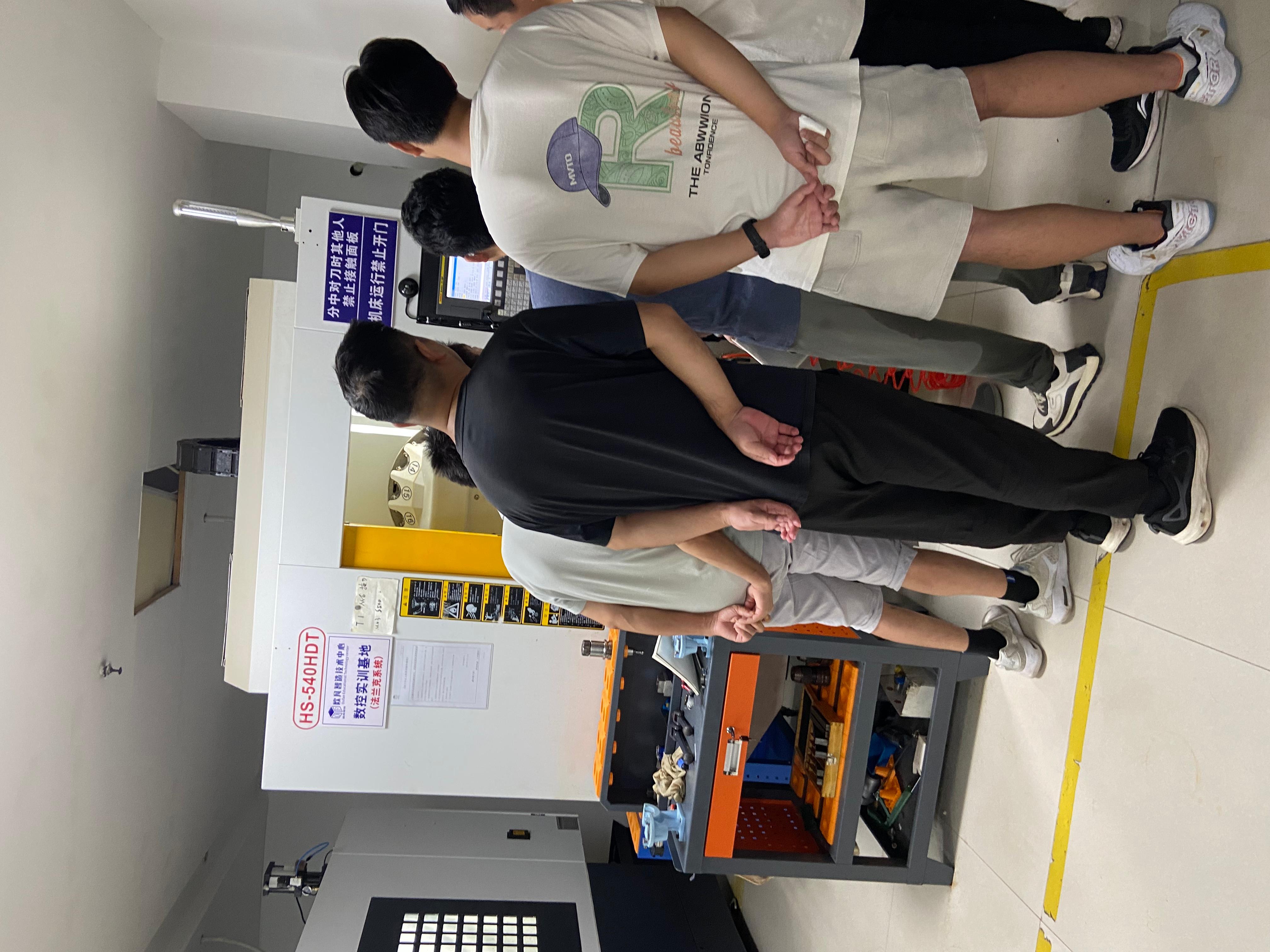 欧凡CNC编程培训实训场景