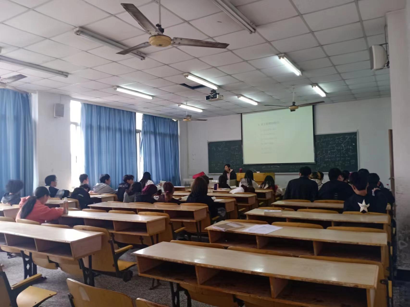 法商学校
