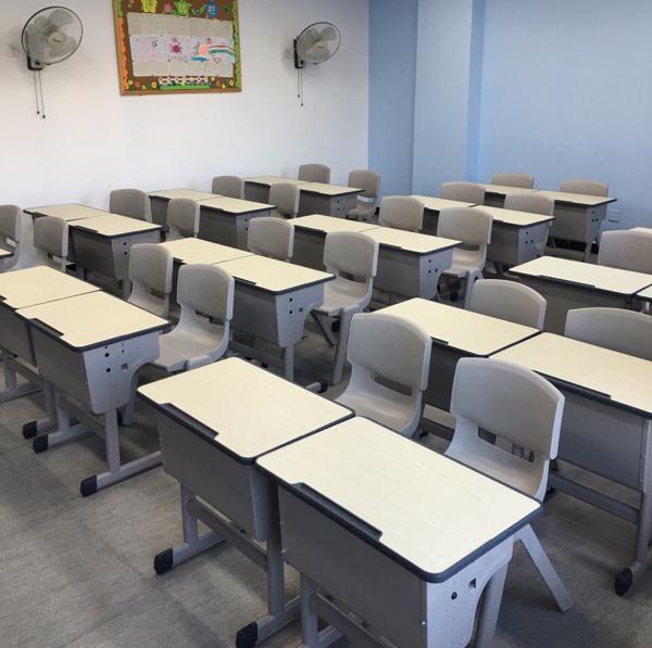 河南飞冠实业礼堂椅生产车间
